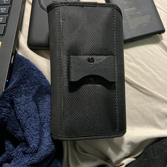 Portable Chargers - Picture 4 of 4